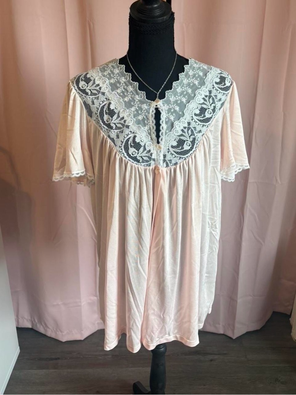 Just For Women Vintage Lace Yoke Short Sleeve Nightgown in Soft Pink